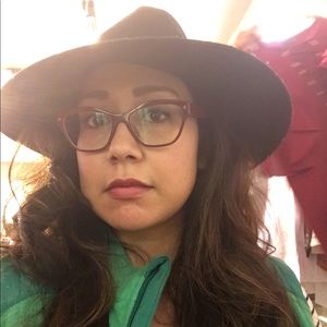 Meet your Posher, Patricia